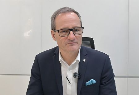 Leading Digital Transformation & Sustainability in Global Logistics